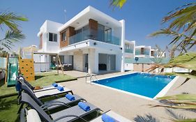Villa Lynn Boutique Beachfront